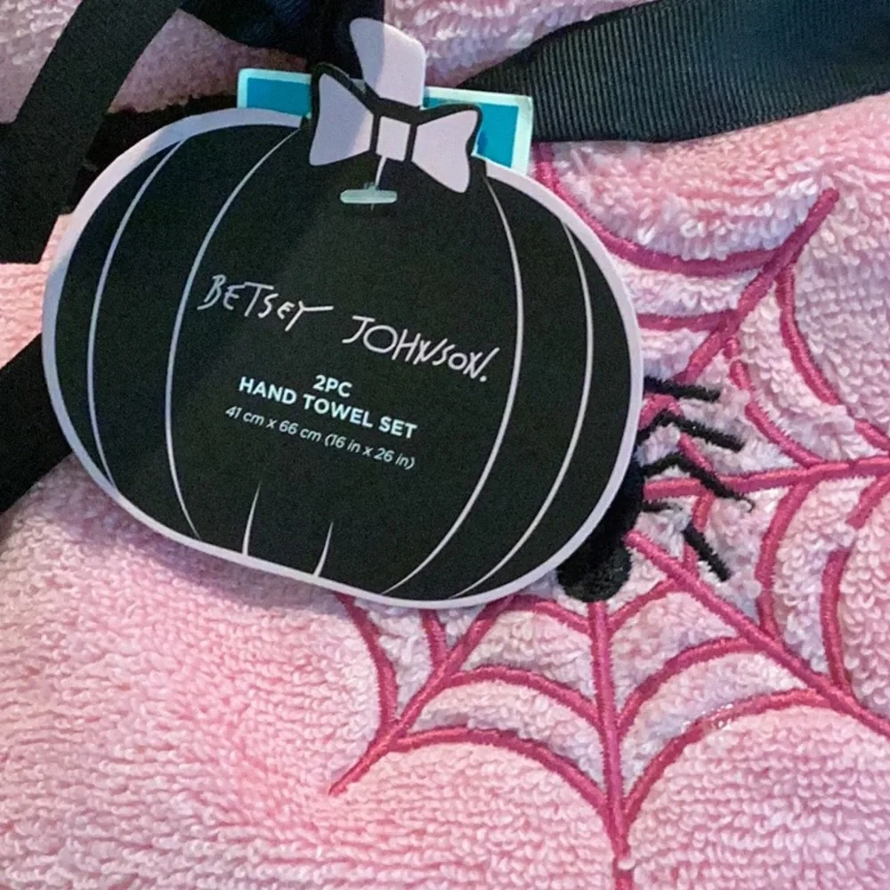 Betsey Johnson Halloween Hand Towel Set. Set of 2.